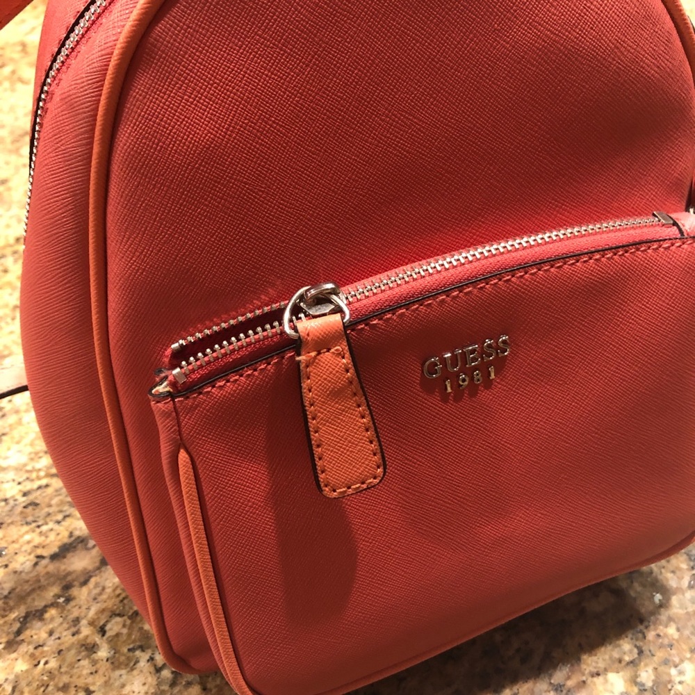 Guess backpack - Picture 2 of 8